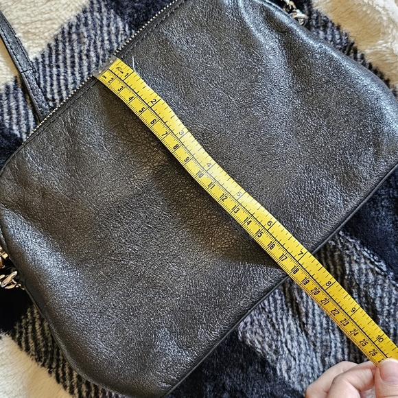 Michael Kors crossbody purse - Picture 6 of 7